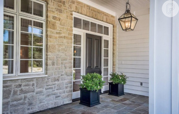 Aos 18 anos, Kylie Jenner compra nova mansão de R$ 21 milhões nos EUA