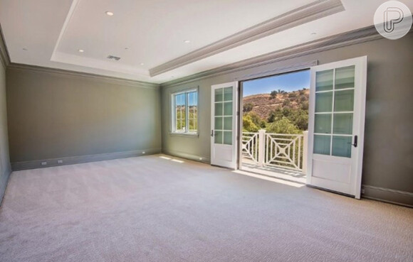 Aos 18 anos, Kylie Jenner compra nova mansão de R$ 21 milhões nos EUA