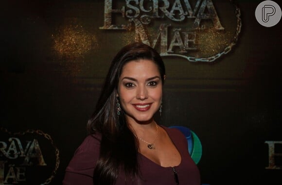 Thaís Fersoza foi uma das atrizes que marcaram presença na apresentação do primeiro capítulo de 'Escrava Mãe', próxima novela da Record