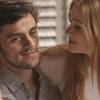 Em 'Totalmente Demais', Arthur (Fábio Assunção) incentiva Jonatas (Felipe Simas) a procurar Eliza (Marina Ruy Barbosa). O rapaz surpreende a ruivinha no aeroporto e viaja com ela para Paris