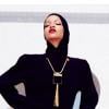 Rihanna é expulsa de mesquita em Abu Dhabi, capital dos Emirados Árabes, por causa de fotos no templo, em 21 de outubro de 2013