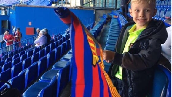 Filho de Neymar, Davi Lucca vai ao estádio torcer pelo Barcelona na Copa do Rei