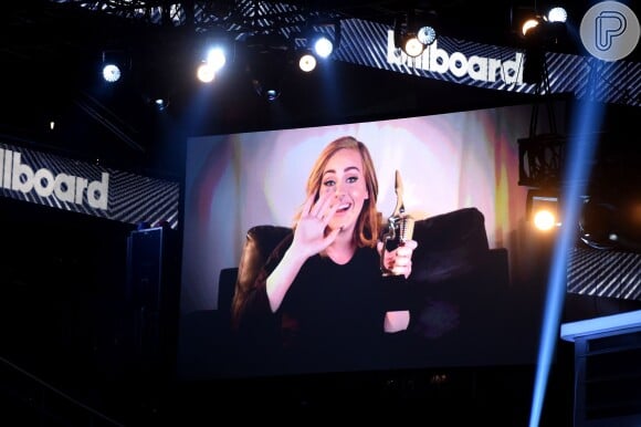 Um dos destaques da noite foi Adele, que conquistou o maior prêmio da noite, o de 'Top Artist', mas não pôde comparecer devido a turnê na Eupora