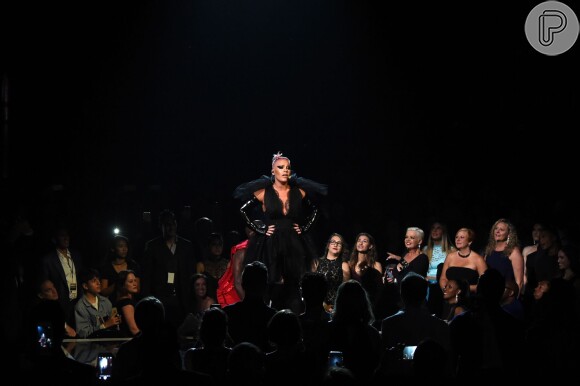 A cantora Pink também se apresentou no Billboard Music Awards 2016