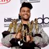 O cantor de R&B The Weeknd levou sete estatuetas para casa, entre elas 'Melhor Artista da Hot 100' e o 'Melhor Artista de R&B' no Billboard Music Awards 2016, neste domingo, 22 de maio de 2016
