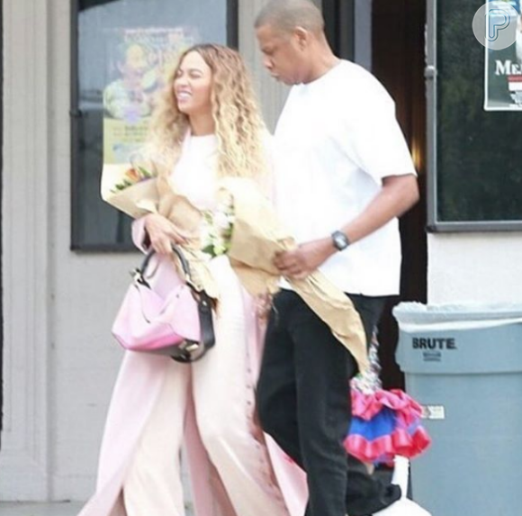 Beyoncé e Jay-Z estavam presentes no recital da filha, Blue Ivy e afastaram boatos de que estão vivendo um crise no casamento