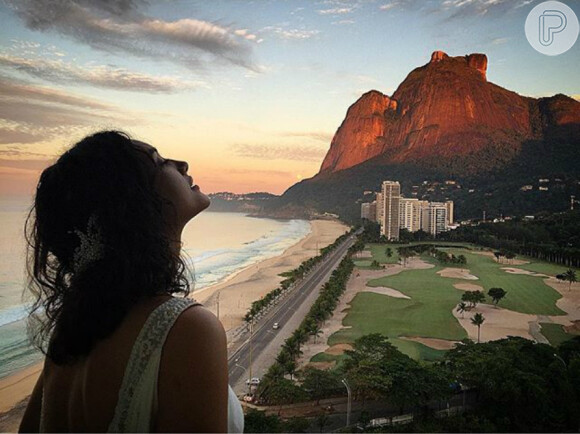 O ator José Loreto postou foto da noiva em seu perfil do instagram no quarto do hotel onde passaram a noite de núpcias