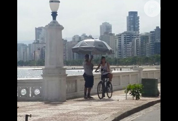 Bruna Marquezine está no litoral de São Paulo gravando o longa 'Rio-Santos'