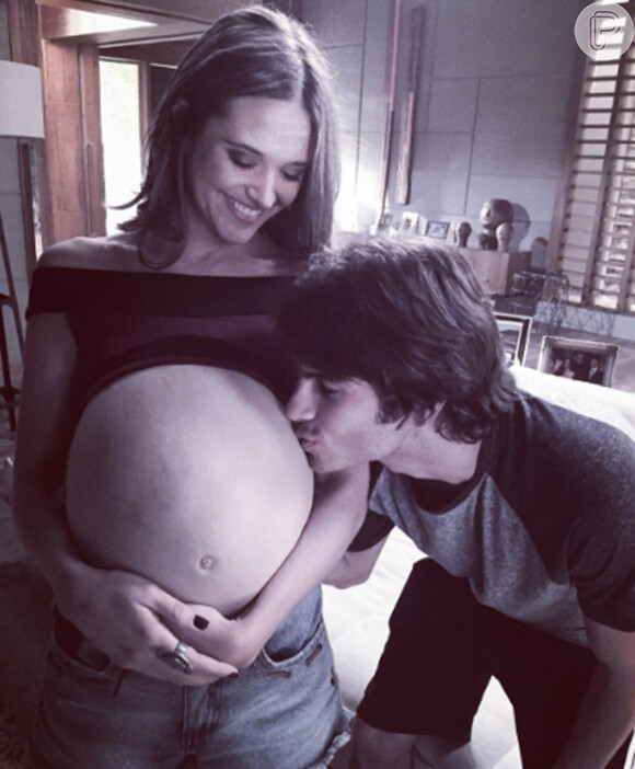 Juliana Paiva e Daniel Blanco apareceram com uma barriga falsa: será que Cassandra irá engravidar?