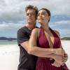 Carolina (Juliana Paes) e Arthur (Fábio Assunção) protagonizaram cenas românticas numa praia deserta, na Austrália, nos primeiros capítulos da novela 'Totalmente Demais'