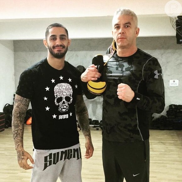 O empresário postou uma foto em seu perfil do Instagram em que aparece treinando boxe e incentivou que todos devem saber formas de se defender