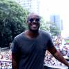 Rafael Zulu desfilou no alto de um trio elétrico na parada do orgulho LGBT