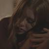 Eliza (Marina Ruy Barbosa) encontra Jonatas (Felipe Simas) esfaqueado na última semana de 'Totalmente Demais'
