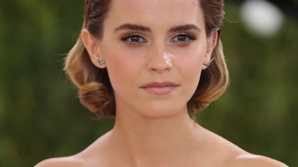 Emma Watson adere à campanha 'Estupro não é culpa da vítima' na internet