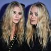 Mary-Kate e Ashley Olsen mantêm os cabelos hidratos utilizando receita caseira criada pelo hair stylist Mark Townsend
