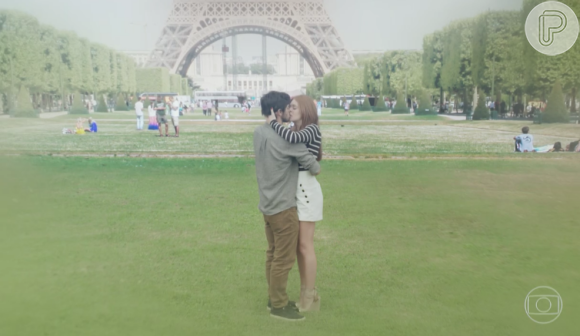 Eliza (Marina Ruy Barbosa) ficou com Jonatas (Felipe Simas) no último capítulo da novela 'Totalmente Demais', exibido em 30 de maio de 2016, e tiveram seu final feliz em Paris, na França