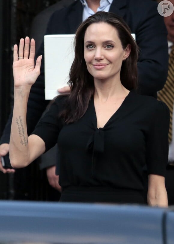Angelina Jolie estaria enfrentando um estágio avançado de anorexia e osteoporose