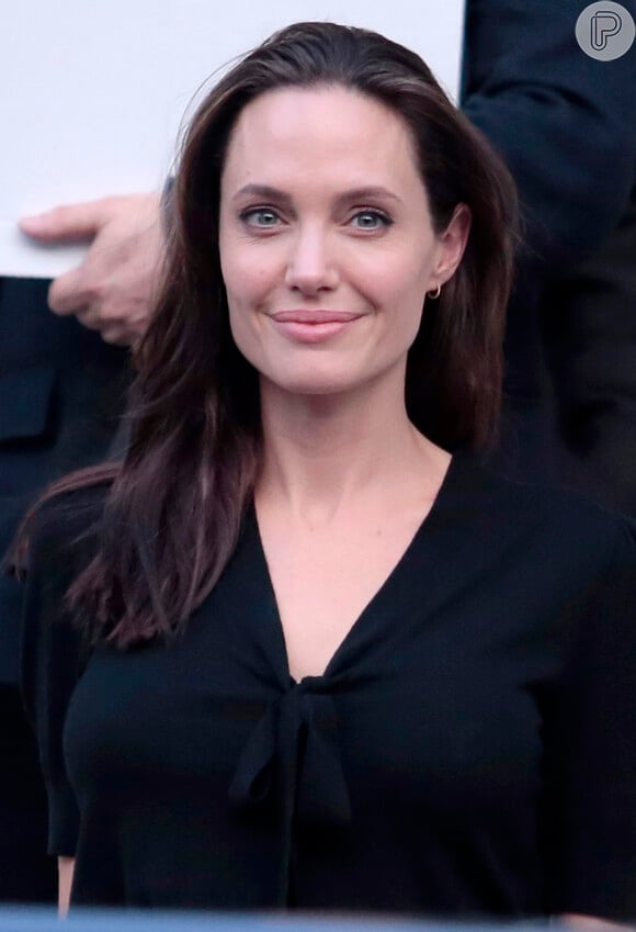Angelina Jolie pode estar com osteoporose e pesando apenas 35 quilos