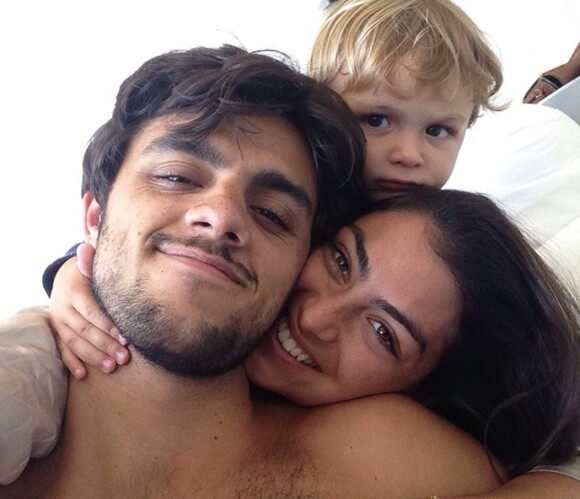 'Ainda não tive mais de três dias seguidos com meu filho e minha mulher desde que ele nasceu e que a gente se casou', contou Felipe Simas