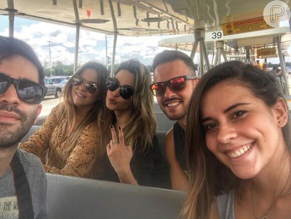 Ana Paula Renault viajou para Disney com amigos e compartilhou fotos em suas redes sociais