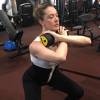 Claudia Raia, conhecida por seu corpo superdefinido, faz exercícios regulares na academia para manter a forma