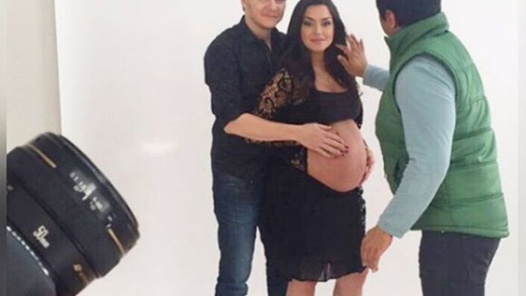 Thais Fersoza exibe o barrigão de grávida em ensaio com Michel Teló. Fotos!
