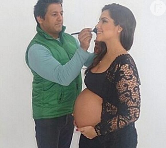 Michel Teló e a mulher, Thais Fersoza, fizeram um ensaio gestante juntos nesta quinta-feira, 2 de junho de 2016