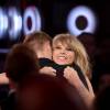 Calvin Harris evitava acompanhar Taylor Swift em premiações, afirma fonte