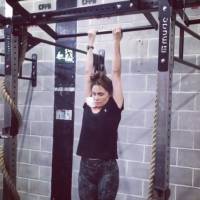 Giovanna Antonelli faz barra fixa em treino de crossfit: 'Progredindo'. Vídeo!