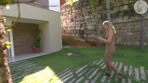 Tatá Werneck abre sua casa para Angelica no 'Estrelas' e fala de 'filha' africana: 'Linda'. Programa foi ao ar neste sábado, 04 de junho de 2016