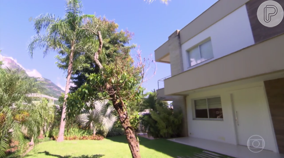 Tatá Werneck abre sua casa para Angelica no 'Estrelas' e fala de 'filha' africana: 'Linda'. Programa foi ao ar neste sábado, 04 de junho de 2016