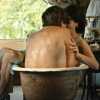 Afrânio (Antonio Fagundes) e Iolanda (Christiane Torloni) esquentaram o clima na piscina da fazenda