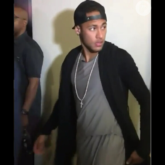Neymar chega à Oracle Arena com seguranças