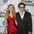 Amber Heard, que acusou Johnny Depp de agressão, já foi presa por violência doméstica