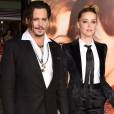 Amber Heard pediu divórcio após 15 meses de casamento e acusou Johnny Depp de violência doméstica