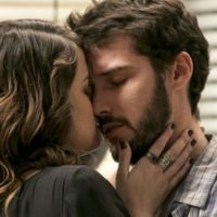 'Haja Coração': Camila (Agatha Moreira) e Giovanni se beijam pela primeira vez