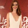 Nathália Dill foi à festa de lançamento de 'Liberdade, Liberdade' com longo branco decotado da grife Dior