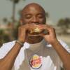 O lutador não se intimidou em brincar com a sua voz fina ao protagonizar uma campanha da rede de fast-food Burguer King