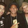 Neymar posou com Joe Jonas e o especialista Dave-O em Nova York