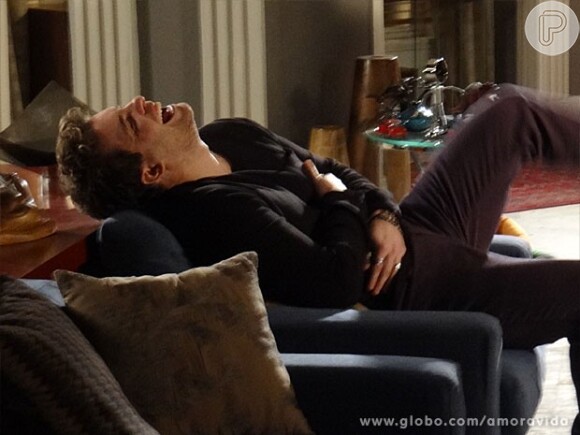 Niko (Thiago Fragoso) fica arrasado e se culpa pelo acidente de Amarilys (Danielle Winits), em 'Amor à Vida'