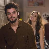 Rodrigo Simas e Juliana Paiva formam casal no spin-off de 'Totalmente Demais'