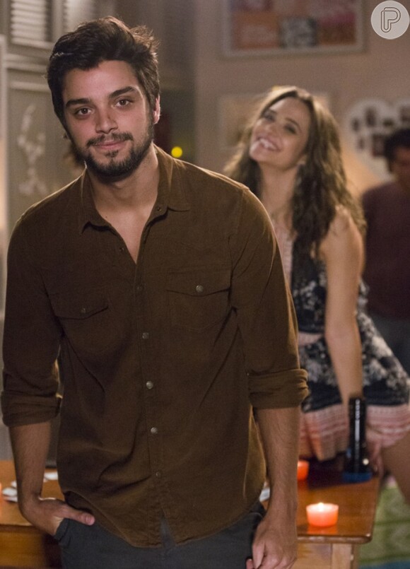 Rodrigo Simas e Juliana Paiva contracenam no spin-off da novela 'Totalmente Demais'