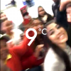 Biel é recepcionado por fãs no aeroporto de Curitiba e filma no Snapchat