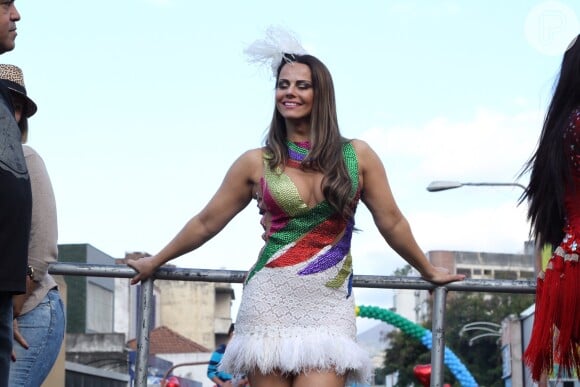 Viviane Araújo participa da Parada LGBT em Madureira, Zona Norte do Rio de Janeiro