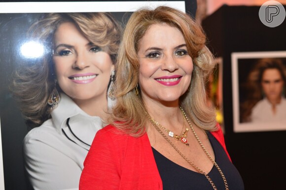 A atriz Sylvia Bandeira participou do evento de lançamento do livro 'Por Inteiro', de Marcelo Hicho