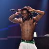 Rapper Lil Wayne é internado após convulsões por consumo de bebida com ópio