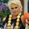 Ana Maria Braga com colar feito de cebolas no 'Mais Você' de agosto de 2015