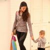 A modelo Daniella Sarahyba também exibiu look combinando com o da filha, Gabriela, em passeio no shopping