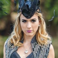 'Haja Coração': Fedora decide se casar de 'anjo dark', com vestido preto e asas