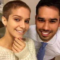 Isabella Santoni sofre com sol nas orelhas após raspar o cabelo: 'Cuidando mais'